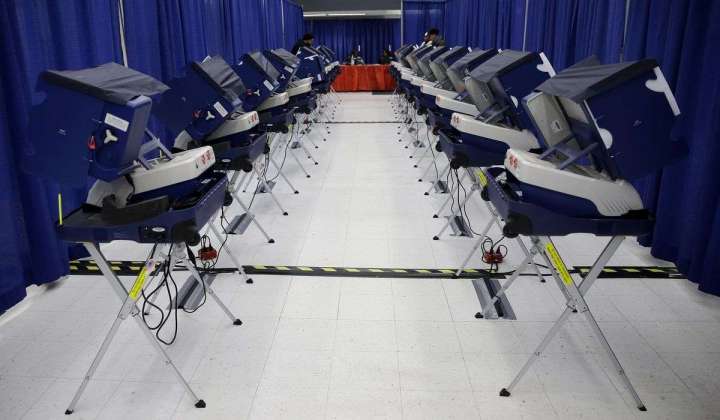 How did hundreds of noncitizens end up on Chicago’s voter rolls?