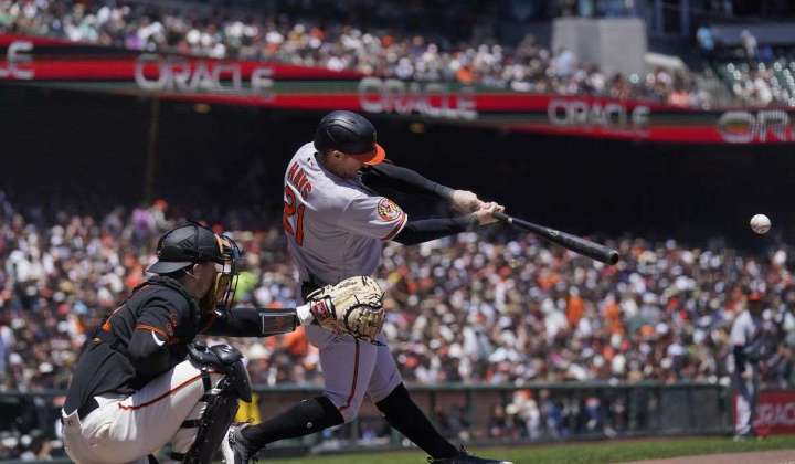 Lester’s first career hit helps Wells, Orioles beat Giants