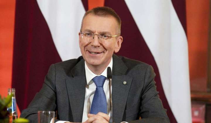 Latvia’s foreign minister, an ardent backer of Ukraine, is sworn in as the new president