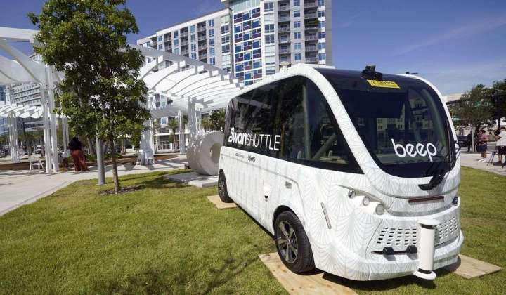 Autonomous shuttle in Orlando rear-ends bus