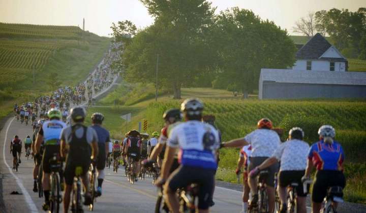 Pedaling beats polarization in a huge, cross-Iowa bike ride