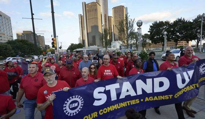 Fain pushes UAW into political arena as strike hits second week