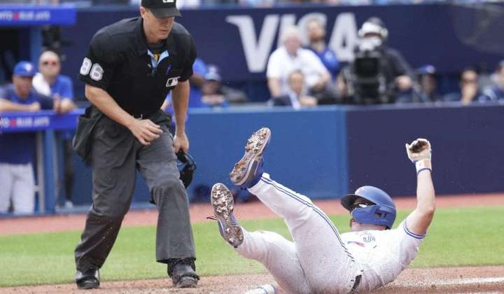KC’s Ragans throws three straight wild pitches, Blue Jays sweep Royals with 5-2 win
