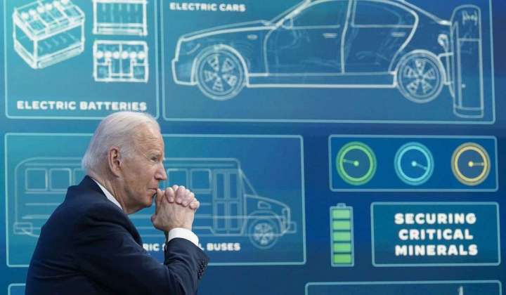 White House wary of Biden walking picket line; Trump ready to visit striking autoworkers in Detroit