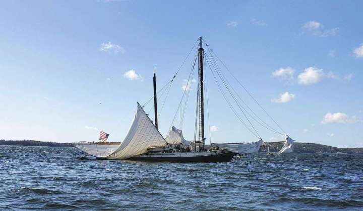 Mast snaps aboard historic Maine schooner, killing 1 and injuring 3