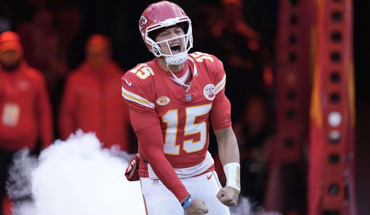Andy Reid and Patrick Mahomes fined a combined $150,000 for criticizing officials