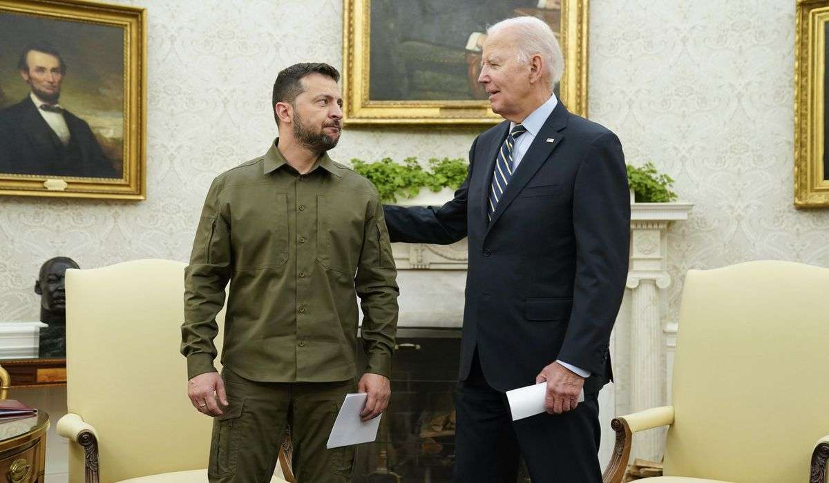 Biden invites Zelenskyy to the White House amid a stepped-up push for Congress to approve more aid