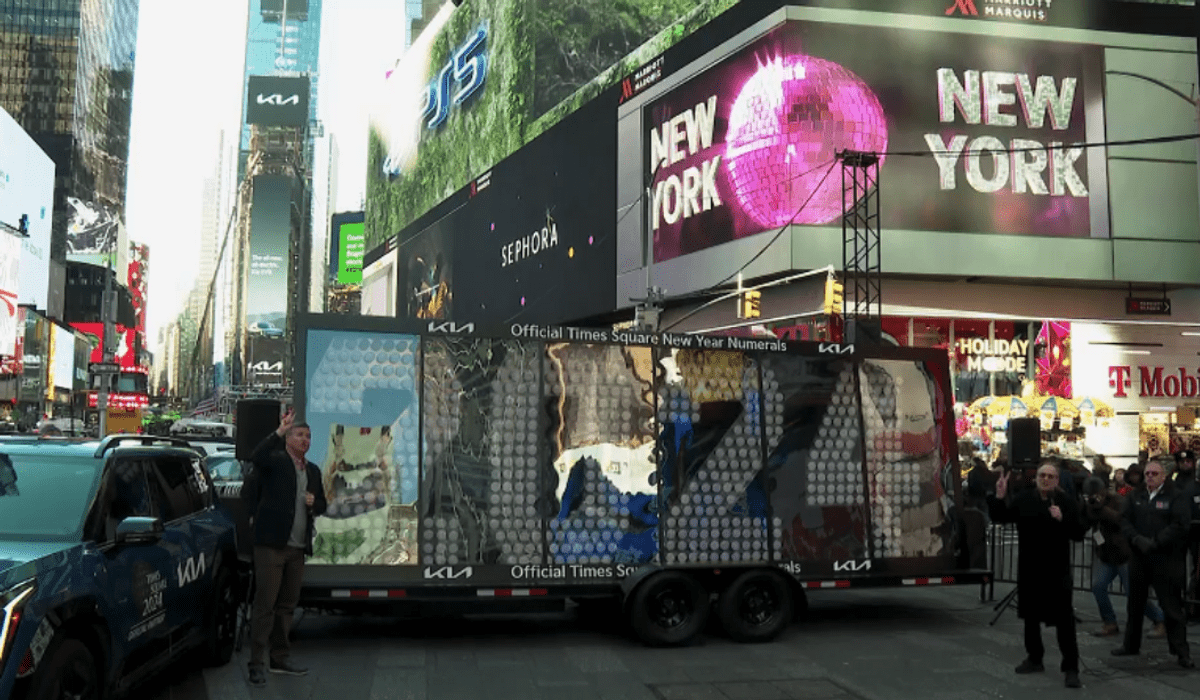 Countdown to 2024: Giant numerals arrive in Times Square