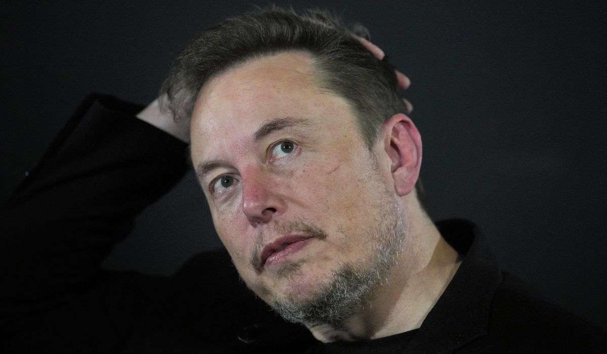 Musk lashes out at media for robot attack story