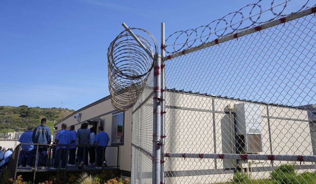Some Californians released from prison will receive $2,400 under new state re-entry program