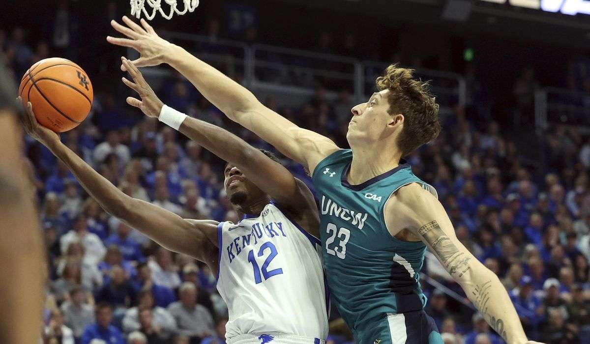 Trazarien White’s 27 points leads UNC-Wilmington over No. 12 Kentucky 80-73