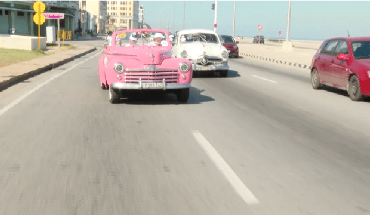 WATCH: American classic cars take over the streets of Havana in annual rally