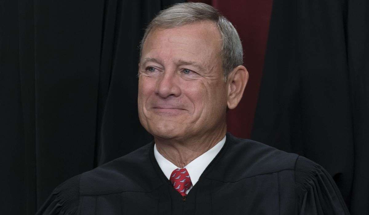 Chief Justice Roberts casts wary eye on uses of AI in federal courts